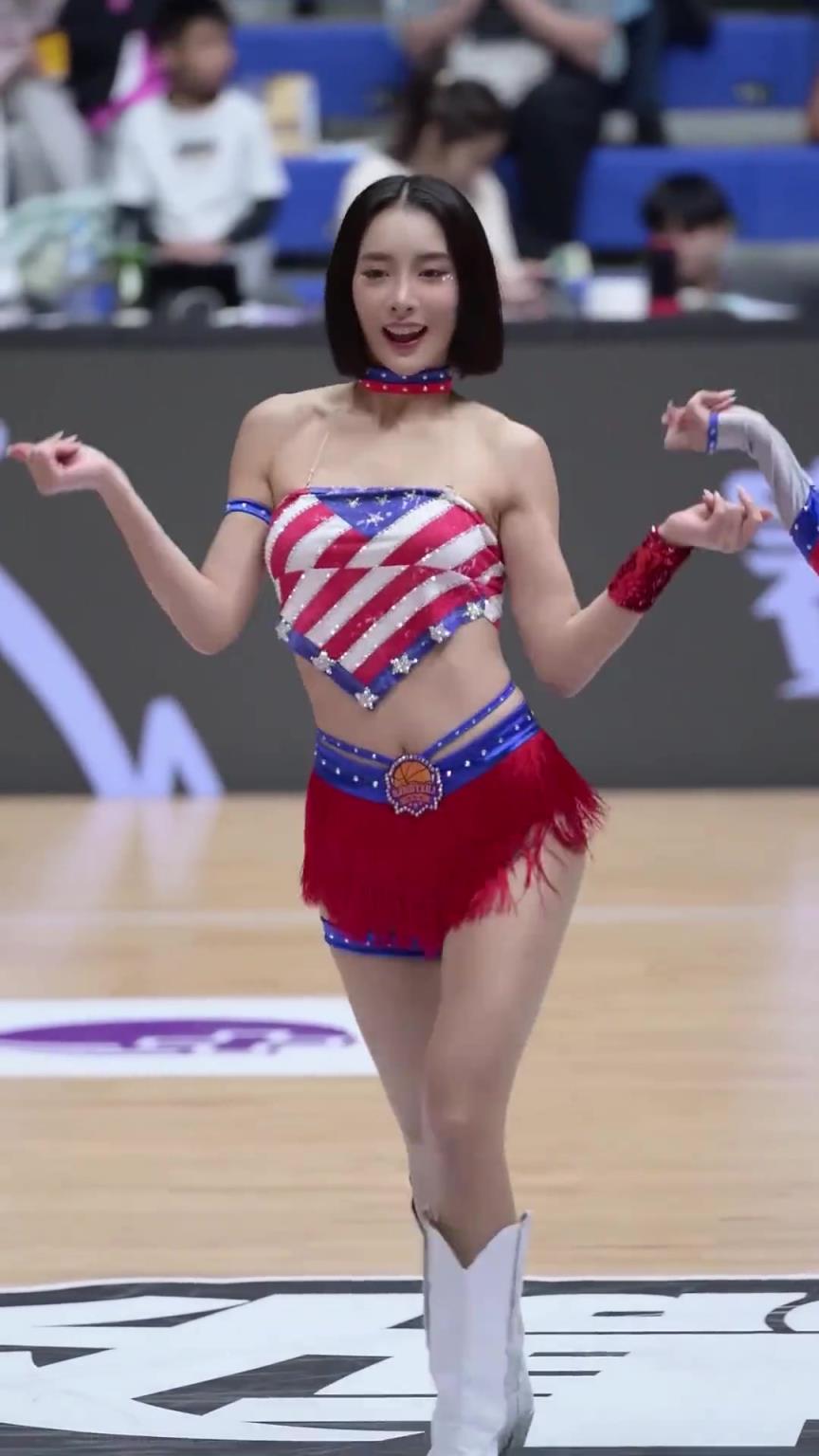 太離譜了 ！幾乎是完美女人！