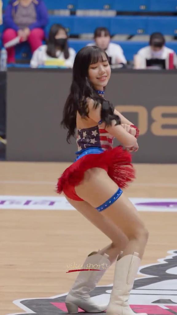 最好的啦啦隊小姐姐！自信，健康充滿活力！